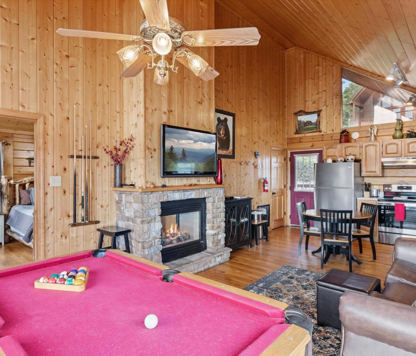 Views I Mins To Dollywood I Hot Tub I Pool Table * Sevierville