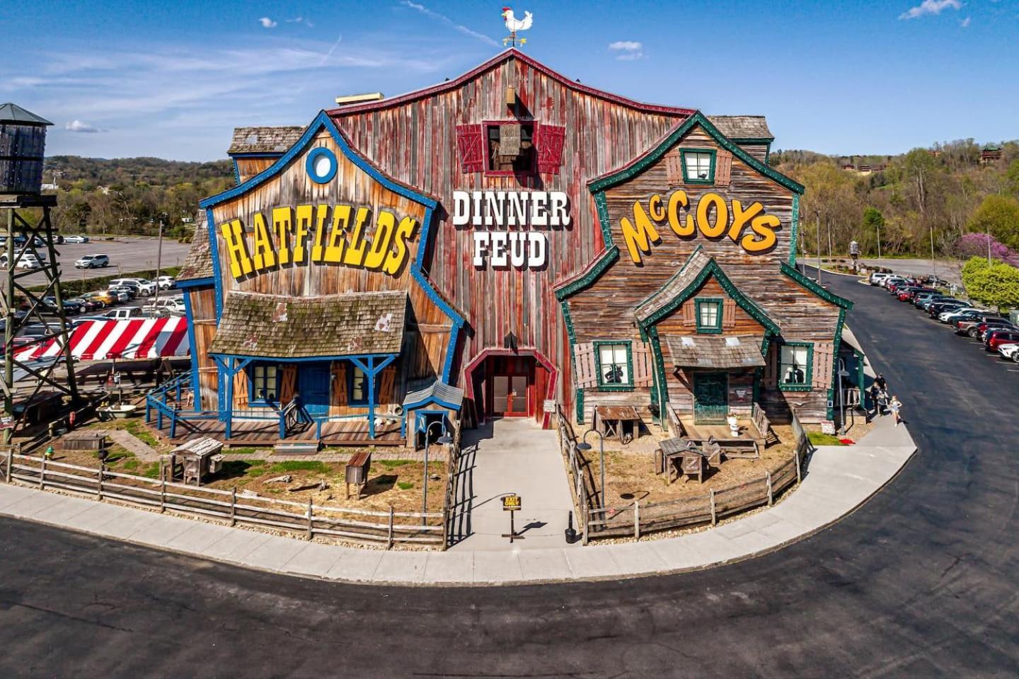 Holiday home Views I Mins To Dollywood I Hot Tub I Pool Table *