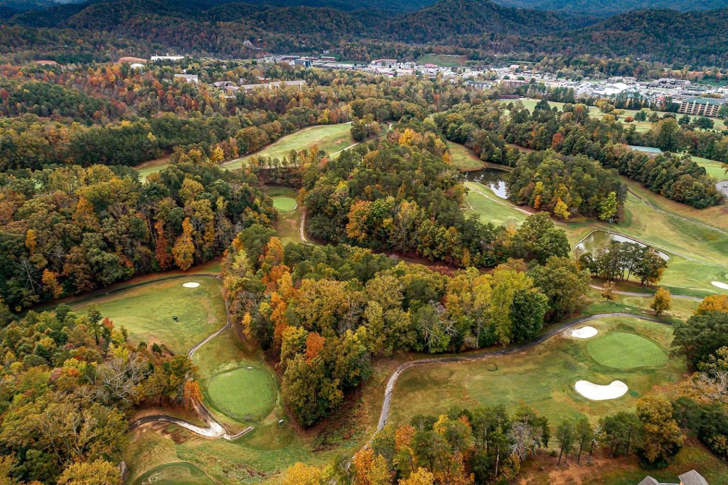 Views I Mins To Dollywood I Hot Tub I Pool Table * Sevierville